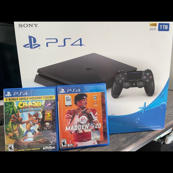 PlayStation 4 1TB - Picture 1 of 1